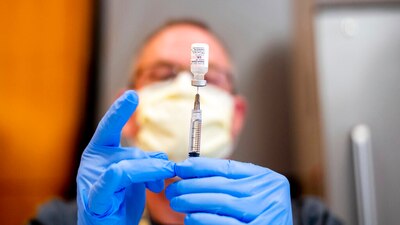 La dosis está compuesta de fragmentos de virus: antígenos de péptidos sintéticos