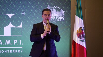 Acusa a López Obrador de atentar contra de democracia