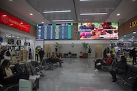 PRI busca bajar los costos de los boletos de avión al eliminar el IVA por uso de aeropuertos