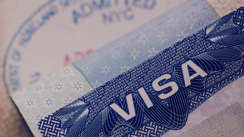 ¡Siguen las represalias! Suspenden emisión de visas en la embajada de EU en Bogotá