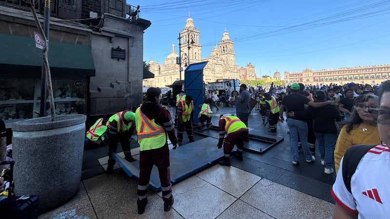 Blindan el Centro Histórico previo al 25N; colocan vallas en Palacio Nacional y Bellas Artes