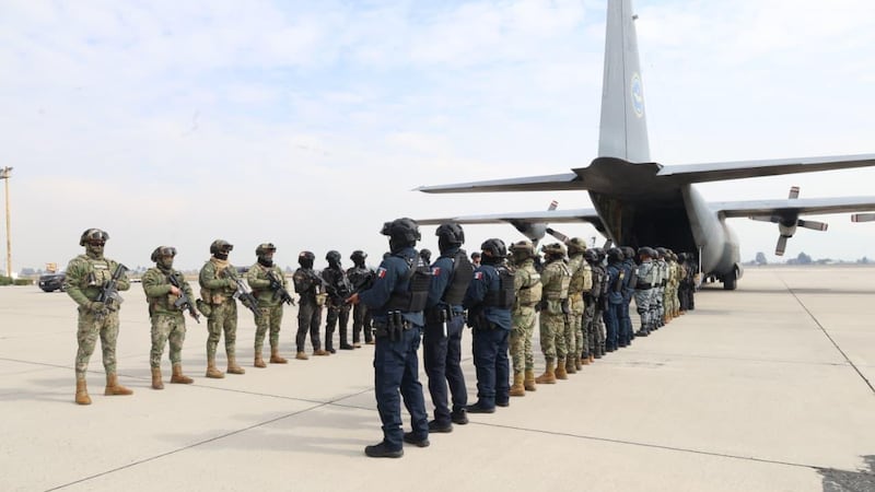 México traslada a Estados Unidos a 37 operadores de organizaciones criminales