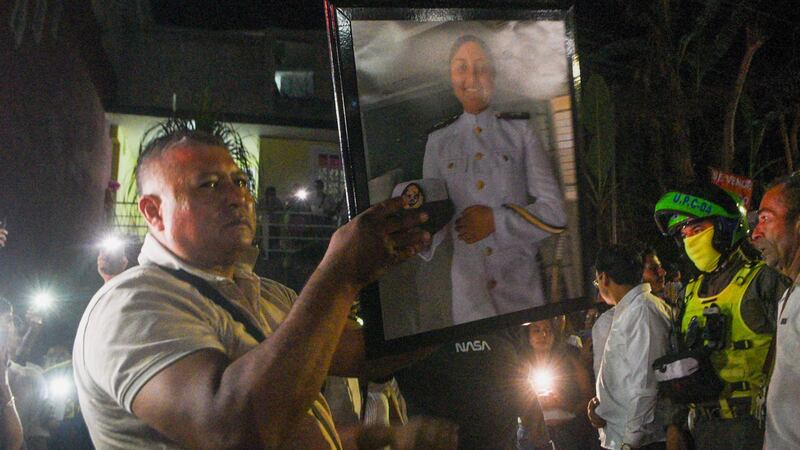 GALERÍA: Entre llanto y flores, despiden a América Yamileth, cadete del Buque Cuauhtémoc