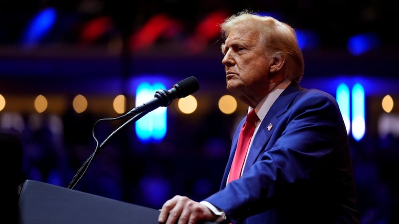 Trump da evento racista; llaman "isla de basura flotante" a Puerto Rico