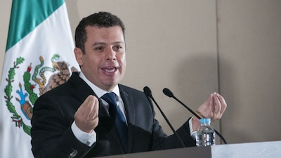 Humberto Castillejos presentó su renuncia este viernes al presidente Peña Nieto