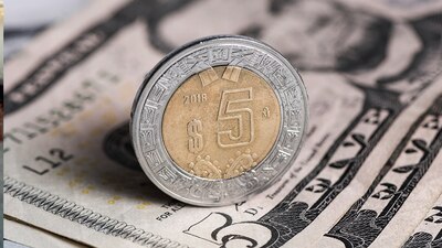 La moneda nacional se aprecia apenas 0.10%