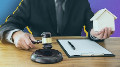 Al fallecer un ser querido, los beneficiados de la herencia deben de verificar que toda la documentación esté en regla