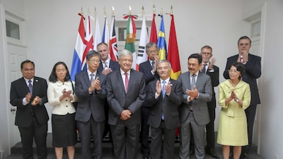 Andrés Manuel López Obrador, próximo presidente de México, se reunió con embajadores de Asía y Pacífico