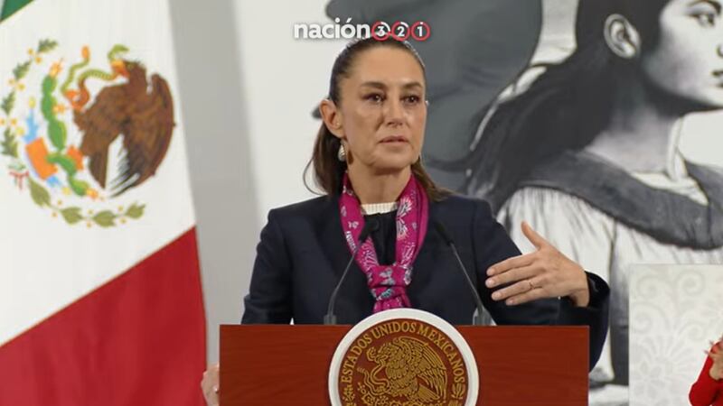 Mejores jubilaciones y movilidad: firma Sheinbaum 2 decretos en favor del magisterio