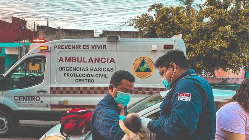 Abandonan bebé de 3 meses en calles de Tabasco y vecinos lo rescatan