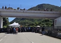Pobladores bloquean la Autopista del Sol en ambos sentidos para exigir seguridad