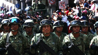 También presentó el nuevo informe de Encinas