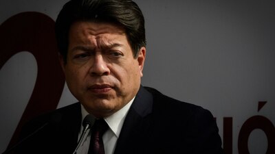 Tendrá que pedir al partido que dirige, Morena, que retire dos spots en radio y televisión