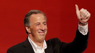 El presidenciable escribió que se debe hacer caso a la Constitución Política