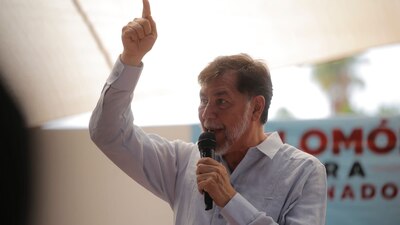 El petista calificó la actitud de las sobrecargos de la aerolínea como "castrante".