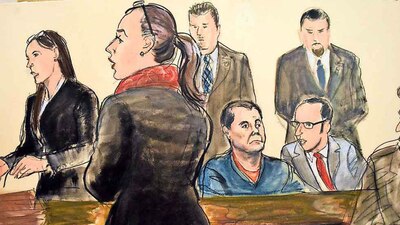 Joaquín 'el Chapo' Guzmán (de azul) durante una audiencia previo a su juicio en Nueva York