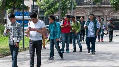 Muchas personas prefieren demostrar su rechazo al gobierno a través de internet