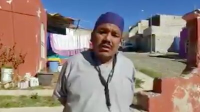 Un hombre que afirma ser camillero del ISSSTE protestó porque no le fue puesta la vacuna COVID-19