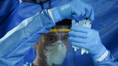 La titular de Salud en la CDMX señaló que gracias a ómicron, el SARS-CoV-2 es el virus que predomina en esta temporada invernal