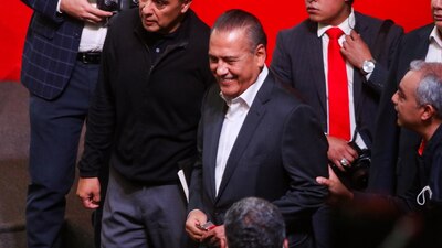 El senador consideró que las reelecciones en el PRI sólo dañan al partido y lo dejan "a la deriva"