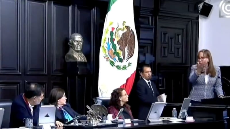 VIDEO: Yeidckol pide un “psiquiatra y camisa de fuerza” tras confrontación con Lilly Téllez