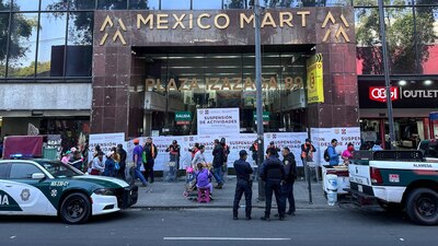 Durante la intervención en la Plaza Izazaga 89 se aseguraron más de 262 mil 334 productos