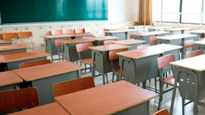 Tras paro de maestros, sólo personal administrativo acudió