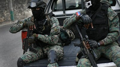 La policía declaró que trabaja con autoridades colombianas de alto nivel para identificar los detalles del asesinato