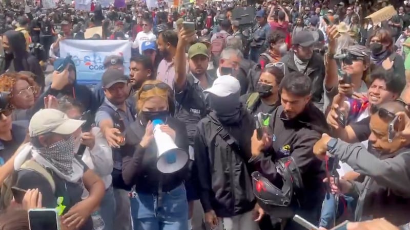 Segunda marcha por agua en Jalisco se empaña por infiltración de grupo de choque