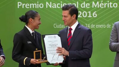 El presidente entregó el Premio Nacional del Deporte en Los Pinos