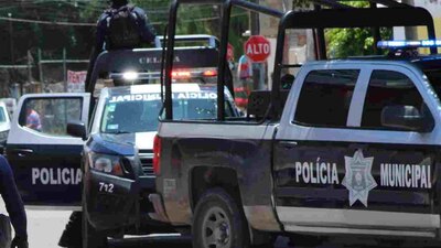 Al sitio de la masacre llegaron policías municipales