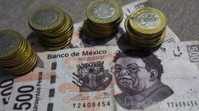 El peso mexicano tiene una caída pronunciada de 1.62% al inicio de este lunes