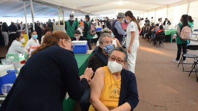 Las personas de 50 a 59 años serán los próximos en vacunarse.