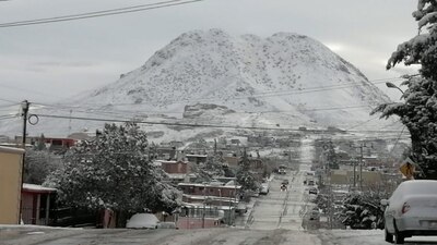 También se cancelaron vuelos y se cerraron al menos 37 tramos carreteros