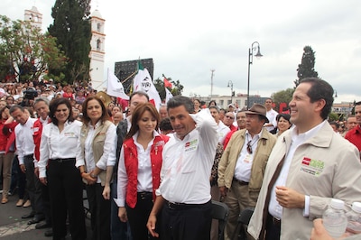 Hay una leyenda que cuenta que una vidente auguró que de este grupo de priistas saldrían 6 gobernadores y un presidente