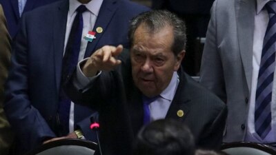 El diputado se quejó de sus compañeros por su postura ante aspirantes al proceso de elección de Consejeros del INE