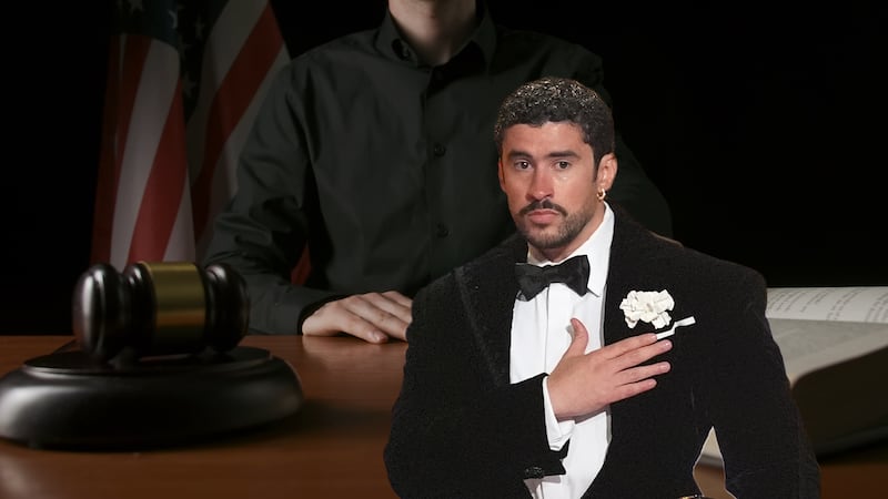 Congresista de EU pide investigar a Bad Bunny por “violar la decencia” en televisión abierta