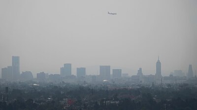 Evita hacer actividades vigorosas al aire libre, tales como trotar o andar en bicicleta