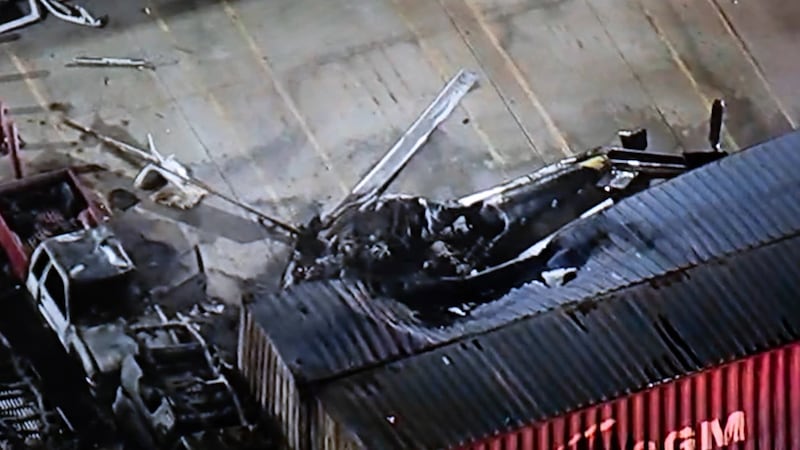Helicóptero se estrella en Los Ángeles y deja al menos 3 muertos