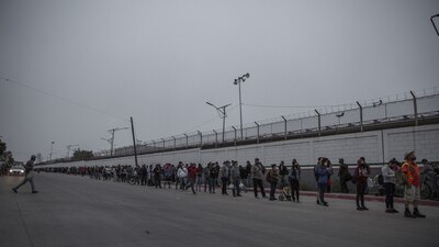 La medida entró en vigor el 21 de marzo pasado, esto con el objetivo de combatir la propagación del COVID-19