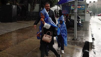 Te recomendamos salir de casa acompañado de tu impermeable