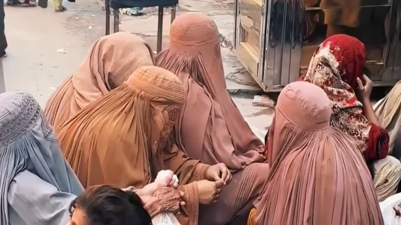 Nuevo código en Afganistán permite golpear a las mujeres “sin que se rompan sus huesos”