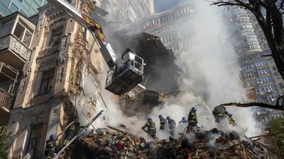 Los ataques con drones dejaron destruidos varios edificios en el centro de Kiev, Ucrania
