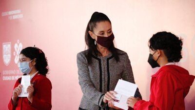 La mandataria local celebró que hay avances importantes en la vacunación contra el coronavirus