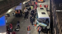 Minibús choca contra un tren en el Eurotúnel que conecta a Francia e Inglaterra; hay 19 heridos