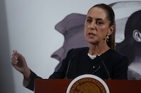 Sheinbaum critica intención de la ‘Marea Rosa’ de volverse partido; son ‘exprianistas’