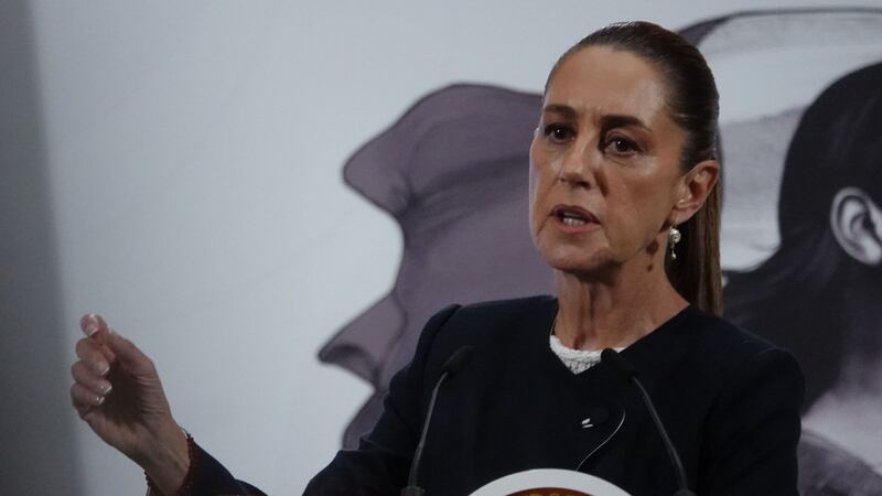 Sheinbaum critica intención de la ‘Marea Rosa’ de volverse partido; son ‘exprianistas’