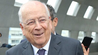 El empresario Claudio X. González presumió un libro del tabasqueño tras reunión con él