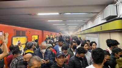 Usuarios acusan que hay fallas eléctricas en esta linea del Metro, que va de CU a Indios Verdes
