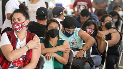 La Secretaría de Salud no recomienda la vacunación si tienes sospecha de tener COVID